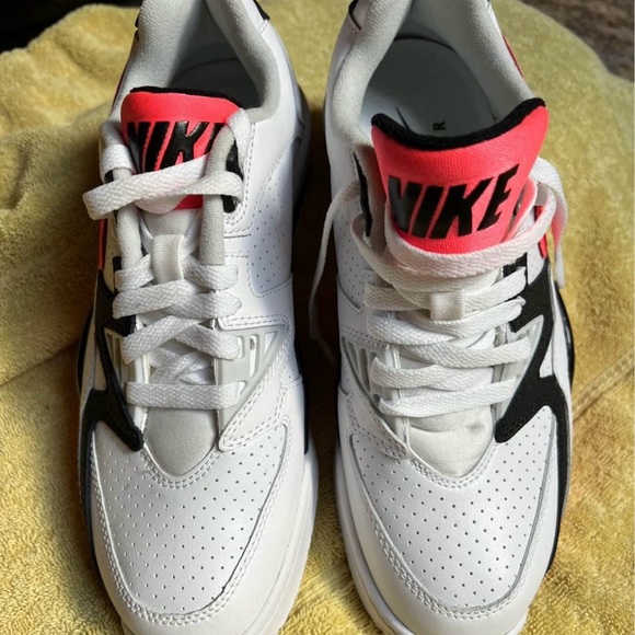 NIKE AIR Cross Trainer 3 Low Men’s Size 7 - Picture 2 of 5